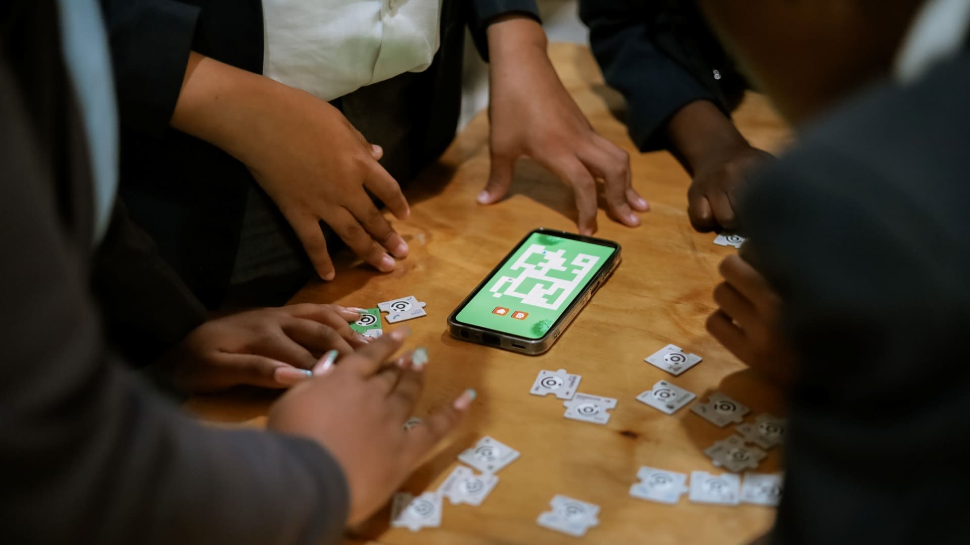 Juicy Gems free game for kids combines farming and coding - Hypertext