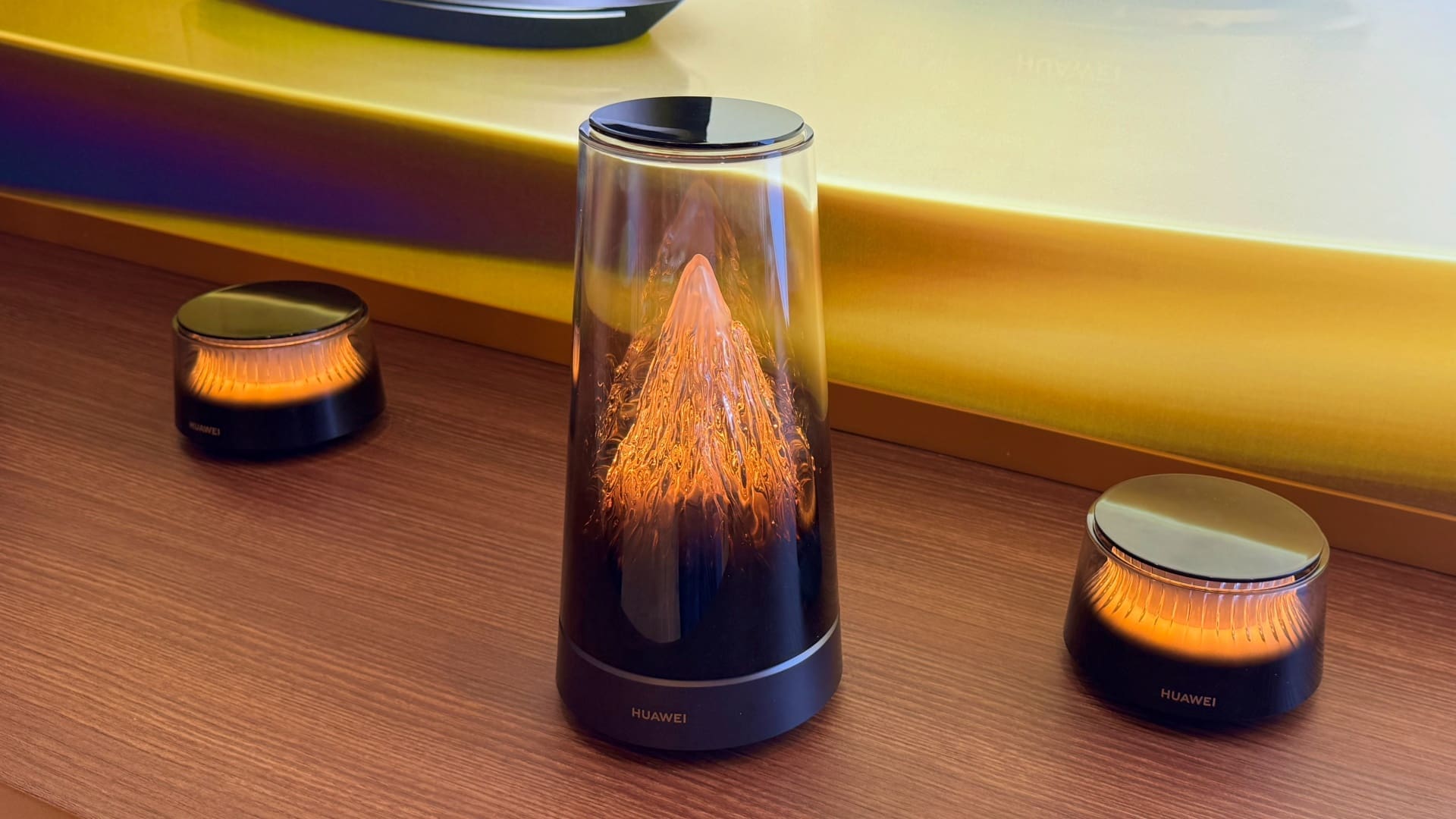 Huawei's coolest new device is a WiFi 7 mesh router that looks like a ...